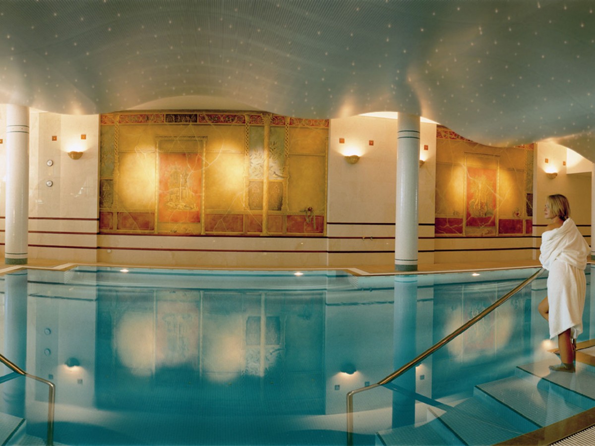 Georgia spa palace. Спа отель дворцы. Спа-центр Vidago Palace Spa. Португалия. Lausanne Palace. Спа отель дворцы в Карелии.