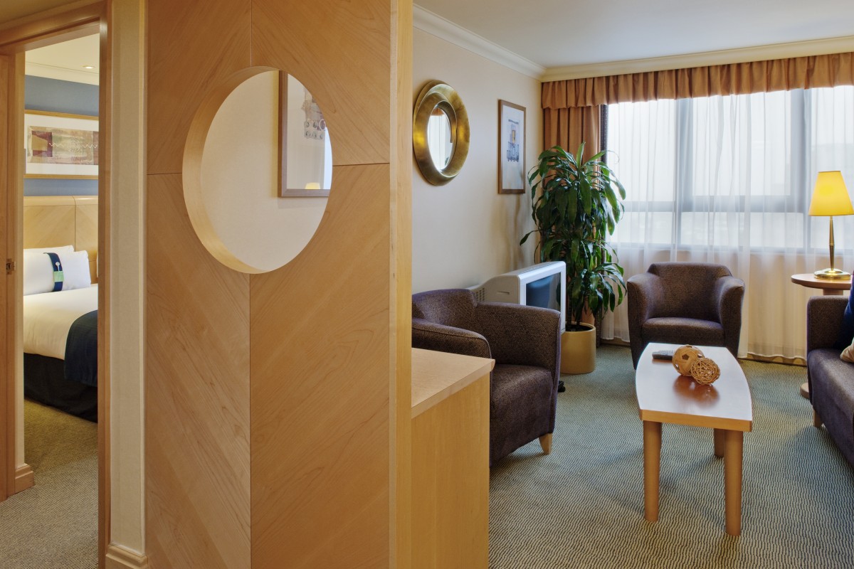 Holiday out Hotel, Великобритания. Holiday Inn London - Kensington forum необычные услуги.